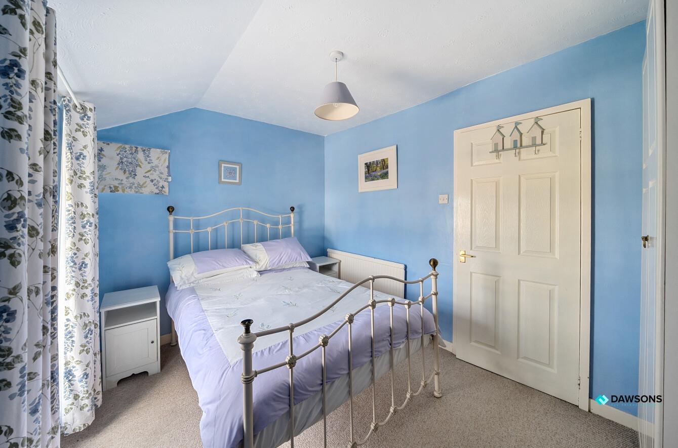 Village Lane, Mumbles, Swansea, SA3 4EB
